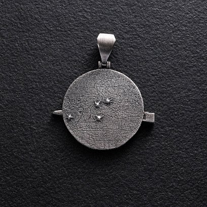 Серебряный кулон "Гвинтівка. В одне вухо - влетіло, в інше - вилетіло" (на укр. языке) 1283 №3