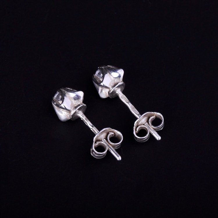 Серьги-пусеты с фианитами (8мм) 12851 от ювелирного магазина Оникс - 1