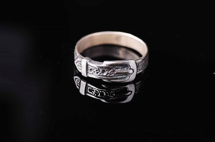 Каблучка "Ремінь" 11224 від ювелірного магазину Онікс - 1