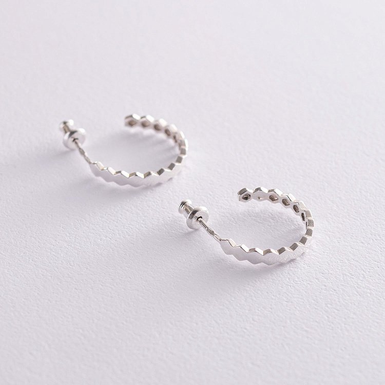 Серьги - пусеты "Грани" в серебре 122924 от ювелирного магазина Оникс - 2