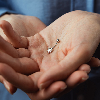 Пирсинг в пупок "Цветок" в белом золоте (фианит) пир00235 №2