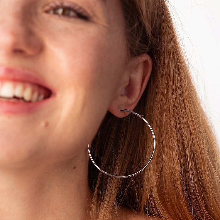 Серьги - кольца в белом золоте (4.8 см) с08772 от ювелирного магазина Оникс - 1