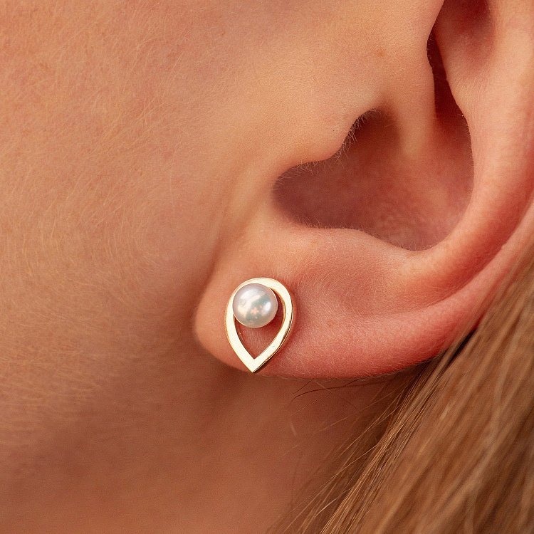 Сережки - пусети "Крапельки" з перлами (червоне золото) с09054 від ювелірного магазину Онікс - 3