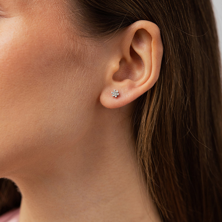 Золотые серьги - пусеты с бриллиантами сб0083са от ювелирного магазина Оникс - 1