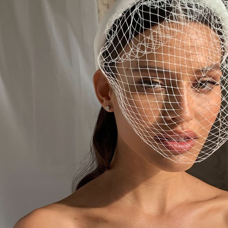 Золотые серьги-гвоздики с фианитами 8 мм с03535 от ювелирного магазина Оникс - 3