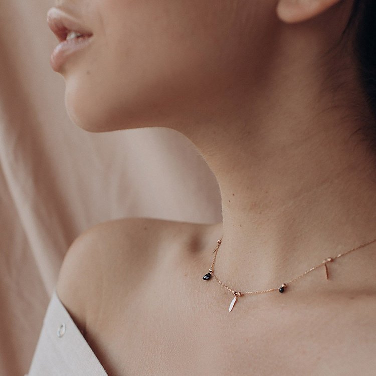 Золоте кольє "Пір'ячко" з фіанітами кол01505 від ювелірного магазину Онікс - 2