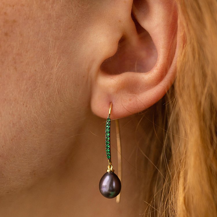 Золотые серьги - петельки "Оливия" с жемчугом и фианитами с08517 от ювелирного магазина Оникс - 3