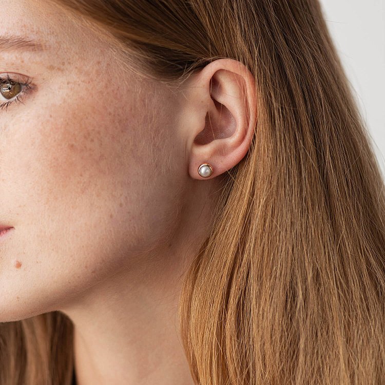 Серьги - пусеты с жемчугом (красное золото) с08503 от ювелирного магазина Оникс - 2