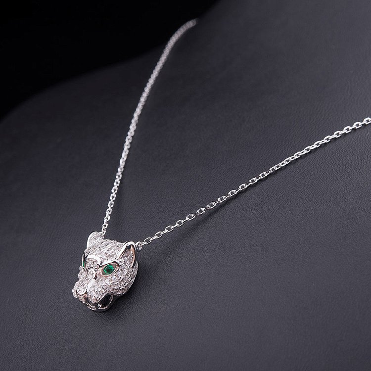 Серебряное колье "Пантера" с фианитами 18230 от ювелирного магазина Оникс