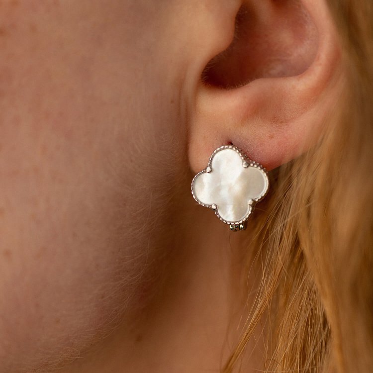 Серебряные серьги "Клевер" с перламутром 122114 от ювелирного магазина Оникс - 3