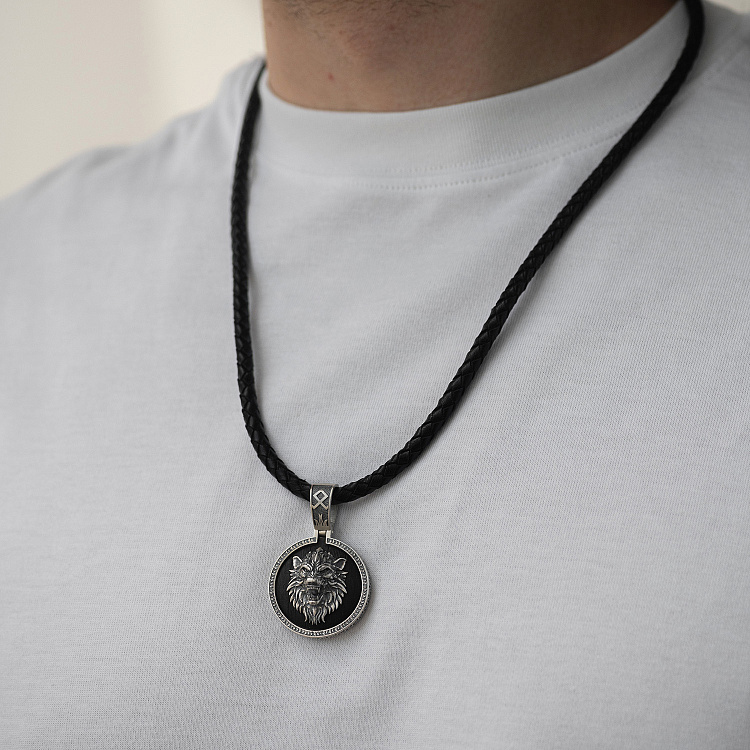 Срібний кулон "Вовк" із ебеновим деревом 1322 від ювелірного магазину Онікс - 1