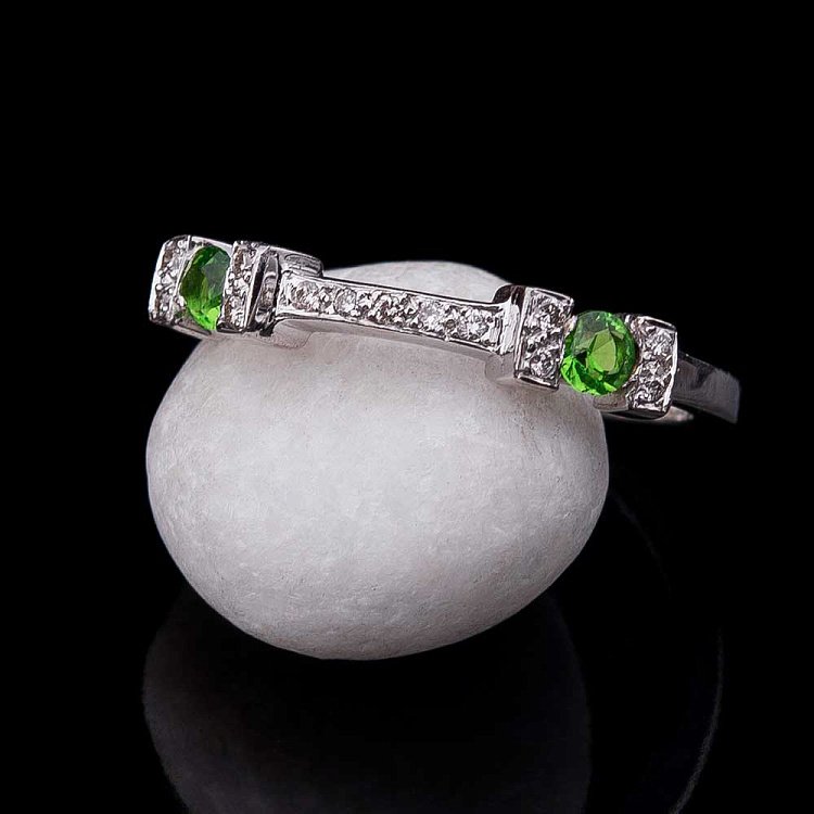 Золотое кольцо с бриллиантами и хризолитами км0192 от ювелирного магазина Оникс - 3