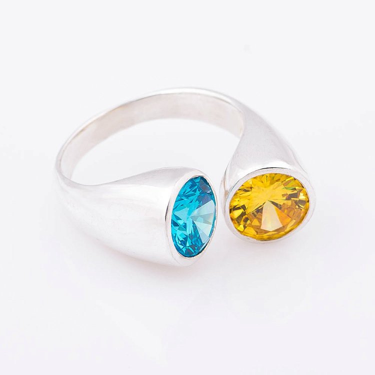 Срібний перстень (фіаніти) 111745 від ювелірного магазину Онікс - 1