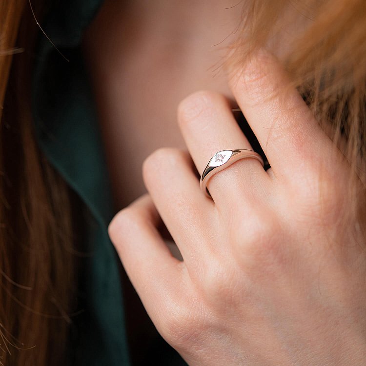 Золотое кольцо "Полярная звезда" с бриллиантом кб0401z от ювелирного магазина Оникс - 2