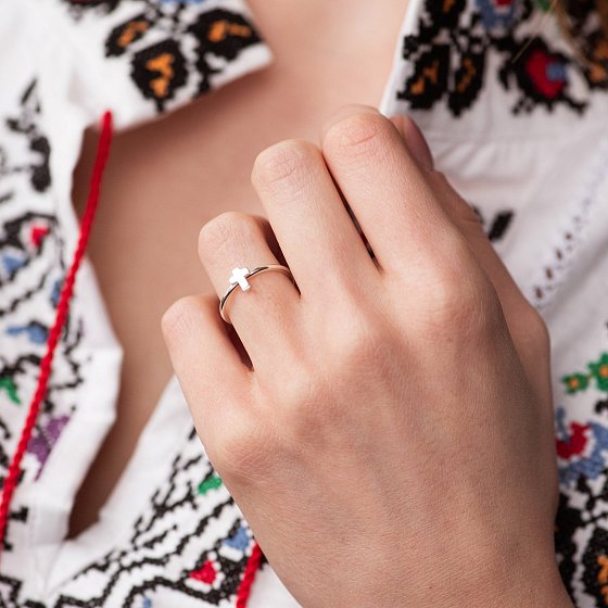 Серебряное кольцо с крестиком 112646 №2