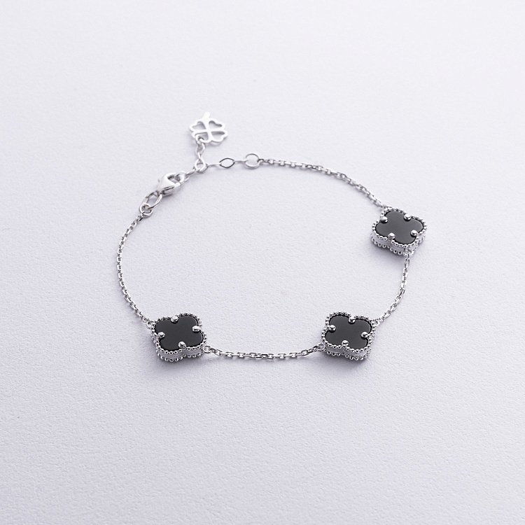 Браслет "Клевера" с ониксом (белое золото) б05439 от ювелирного магазина Оникс