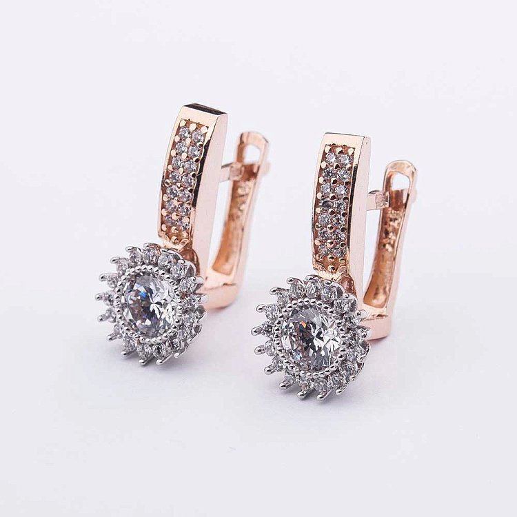 Золоті сережки з фіанітами с04131 від ювелірного магазину Онікс