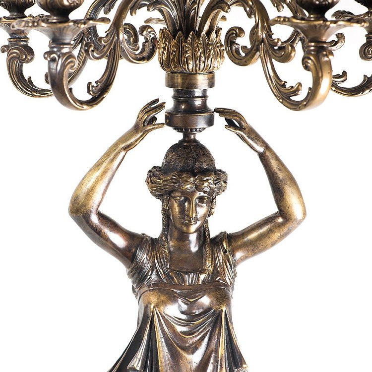 Бронзовая фигура "Девушка с подвечником" сер00069 от ювелирного магазина Оникс - 1