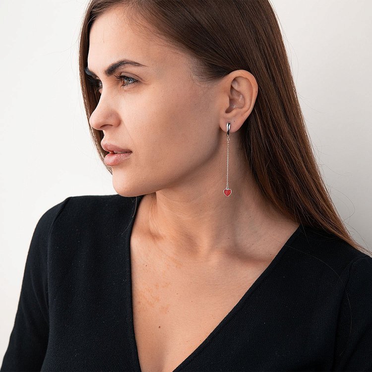 Срібні сережки "Сердечки" на ланцюжку (емаль) 122304 від ювелірного магазину Онікс - 2