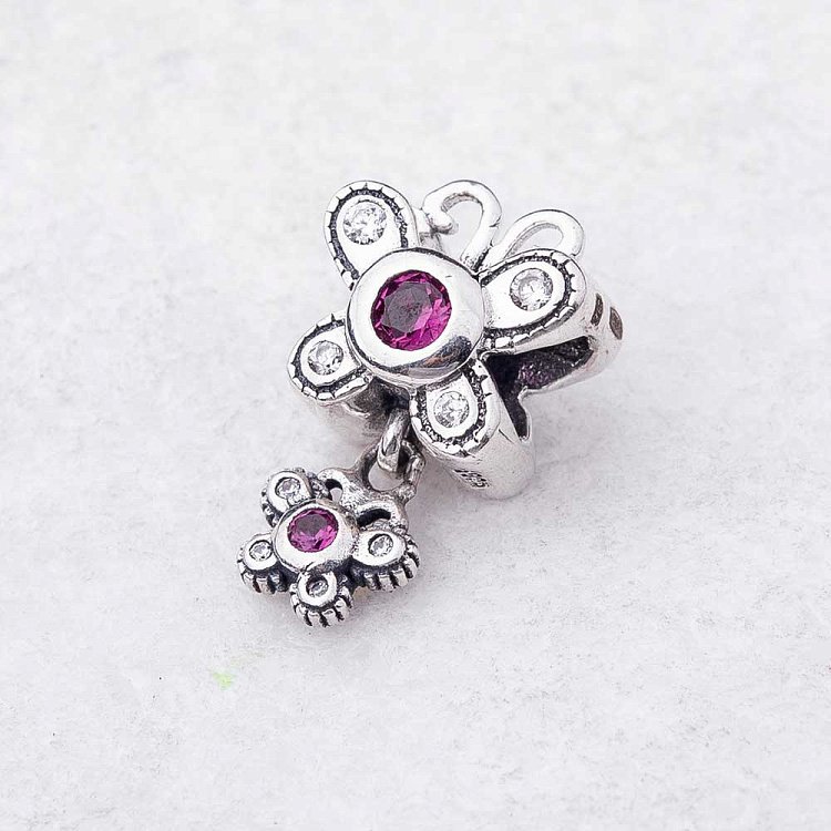 Серебряный шарм "Бабочки" с фианитами 132276ф от ювелирного магазина Оникс