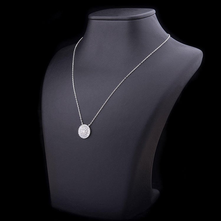 Серебряное колье с фианитами 18228 от ювелирного магазина Оникс - 1