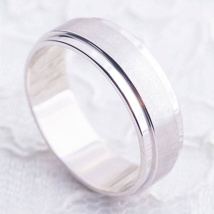 Обручальное кольцо обр000512 от ювелирного магазина Оникс