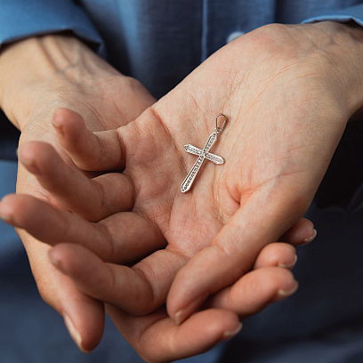 Крестик в белом золоте (фианиты) п04060 №2