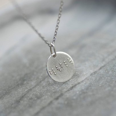 Серебряный кулон с индивидуальной гравировкой шрифтом Брайля (17 мм) 132722br №6