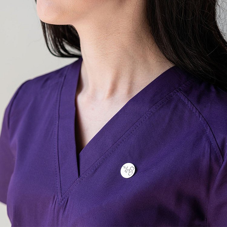 Медицинский значок "Стетоскоп" в серебре 20046 от ювелирного магазина Оникс - 2