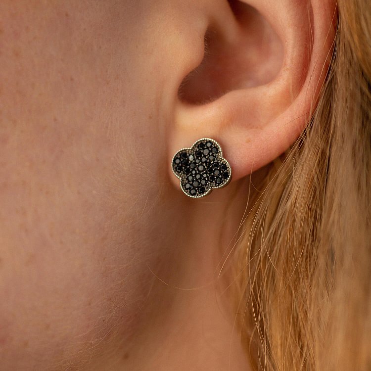 Срібні сережки - пусети "Конюшина" (чорні фіаніти) 544ч від ювелірного магазину Онікс - 1