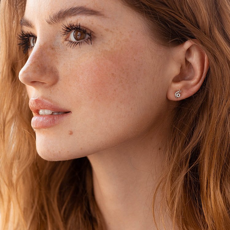 Золоті сережки - пусети "Равлики" з діамантами 317251121 від ювелірного магазину Онікс - 1