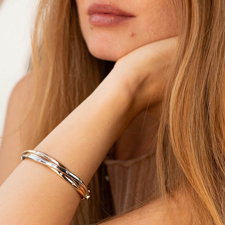Жесткий браслет из трех цветов золота (фианиты) б04495 от ювелирного магазина Оникс - 3