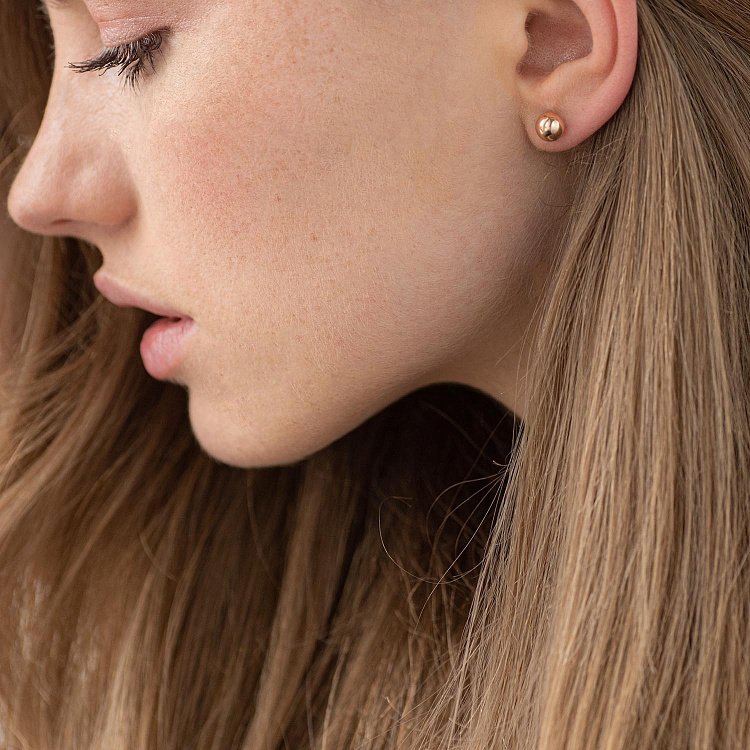 Золоті сережки - пусети "Кульки" (0.6 см) с06934 від ювелірного магазину Онікс - 1