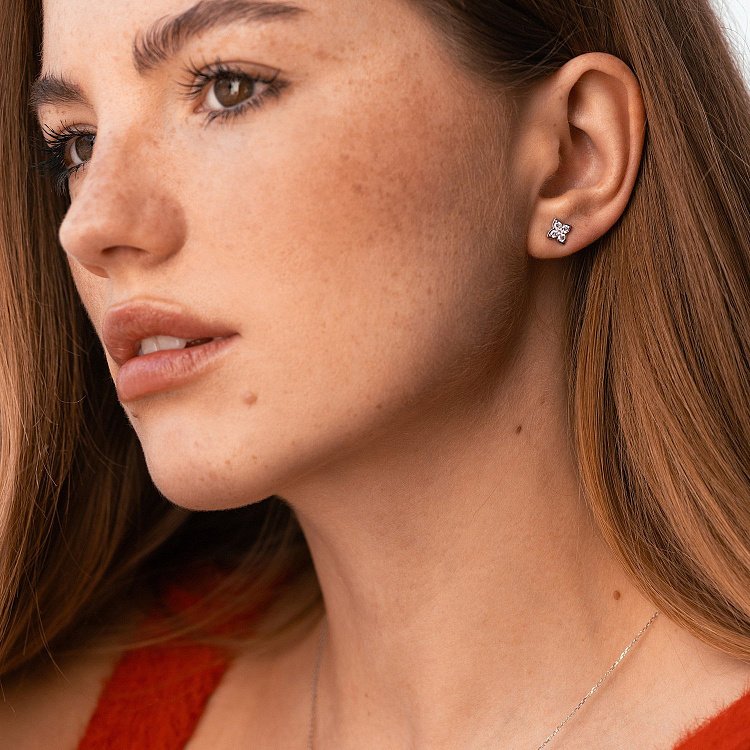 Золоті сережки - пусети "Конюшина" з діамантами сб0567sm від ювелірного магазину Онікс - 3