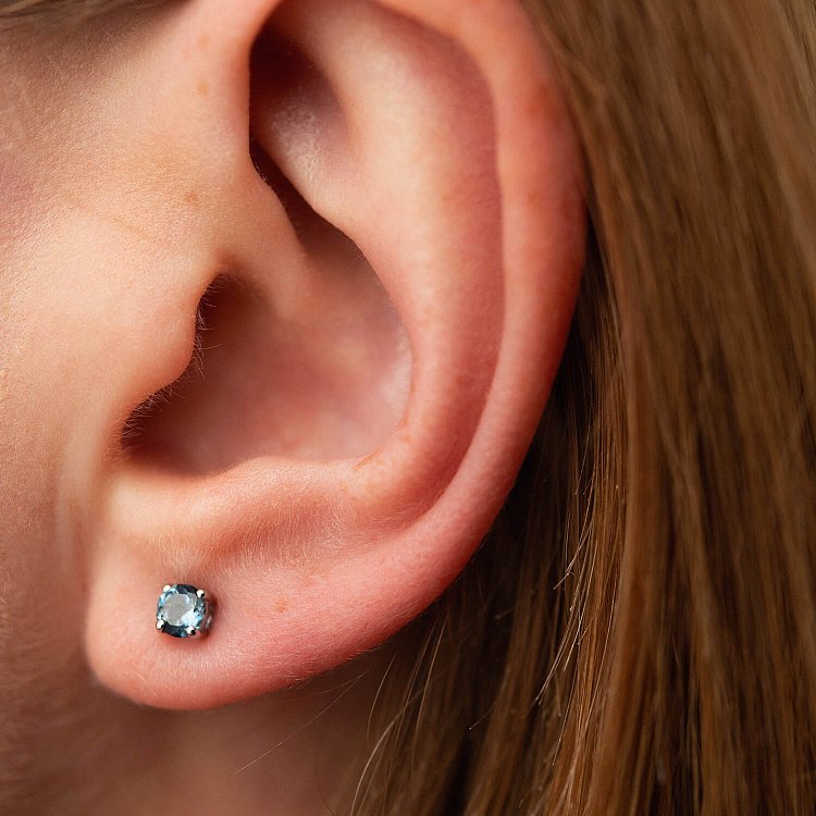 Золотые серьги - пусеты (топаз "Лондон голубой") сб0115gl от ювелирного магазина Оникс - 3