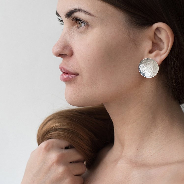 Великі срібні сережки-пусети "Сонячні зайчики" 122642 від ювелірного магазину Онікс - 10