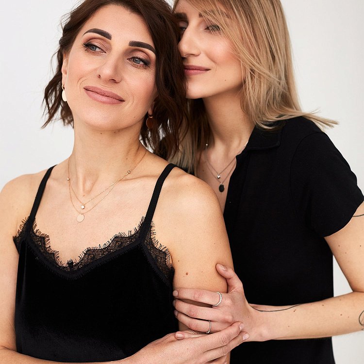 Золота каблучка з фіанітами к05715 від ювелірного магазину Онікс - 6