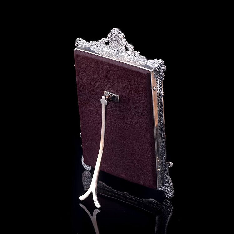 Срібна рамка для фотографії 23403 від ювелірного магазину Онікс - 1