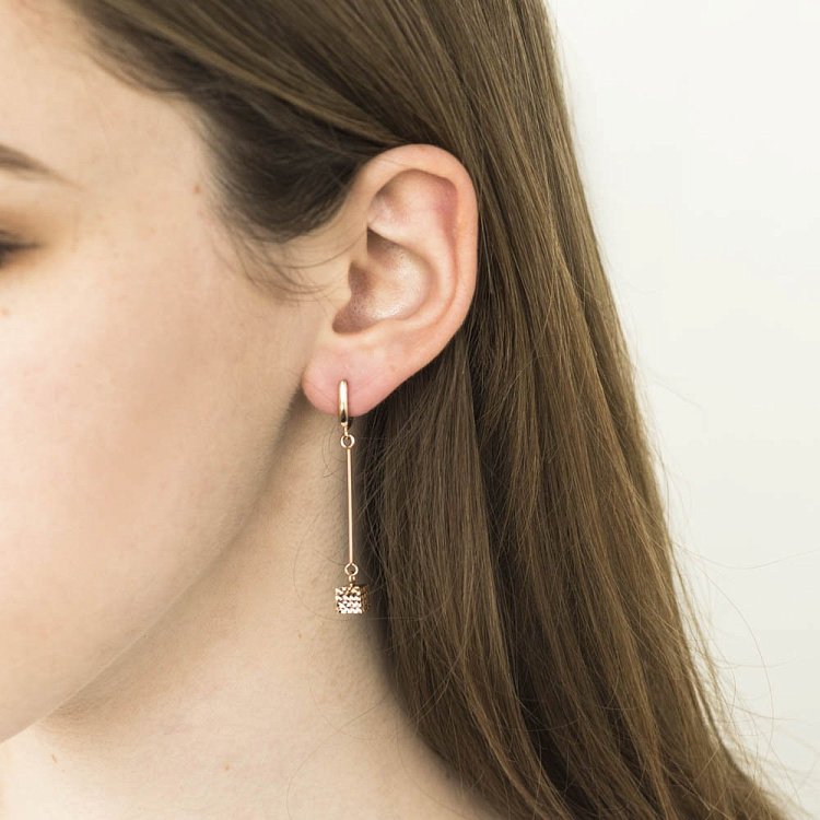 Золоті сережки "Кубики" с05652 від ювелірного магазину Онікс - 2