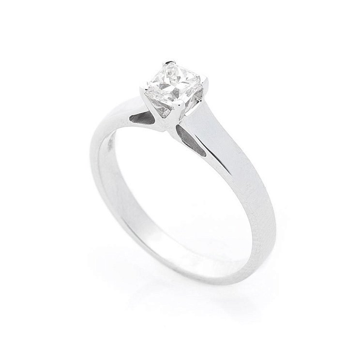 Золотое кольцо с бриллиантом R0982 Золотое кольцо с бриллиантом R0982 от ювелирного магазина Оникс