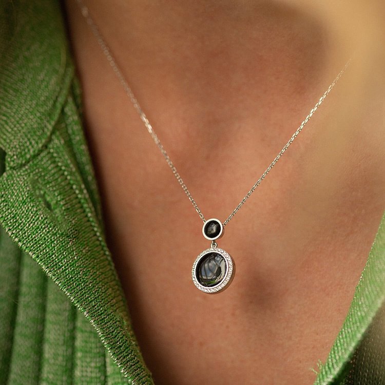 Золоте кольє з діамантами та емаллю 722791121 від ювелірного магазину Онікс - 3