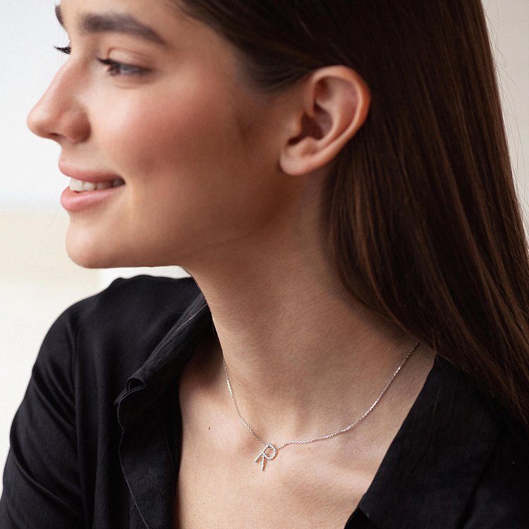 Золотое колье с буквой "R" с бриллиантами 134041121 от ювелирного магазина Оникс - 3