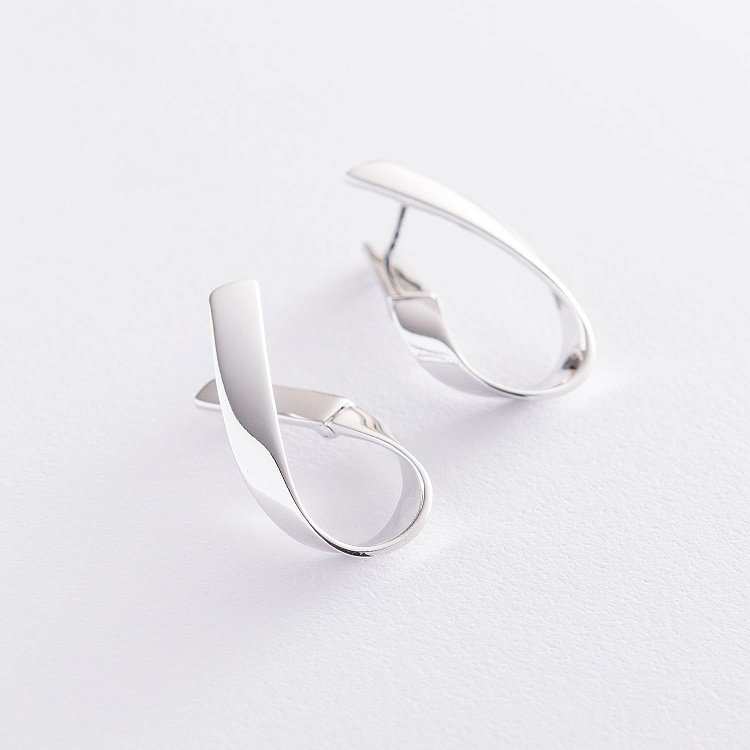 Серьги "Возвращение" в белом золоте с06762 от ювелирного магазина Оникс