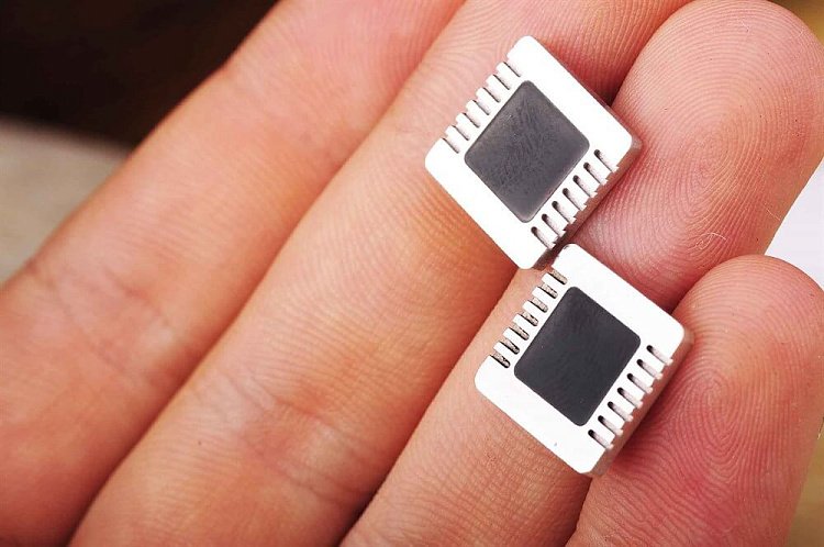 Запонки з емаллю 25030 від ювелірного магазину Онікс - 2