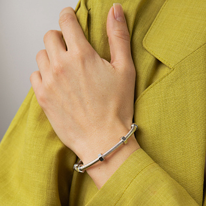 Жесткий браслет "Ecrou" в белом золоте б04718 №2