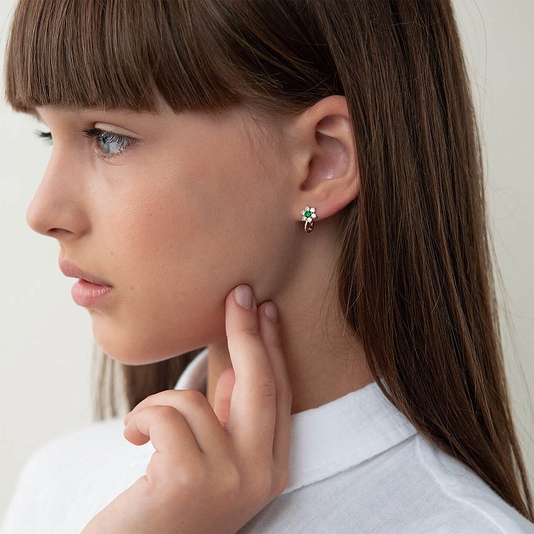 Детские золотые сережки "Цветочки" с зелеными фианитами с03612 от ювелирного магазина Оникс - 3