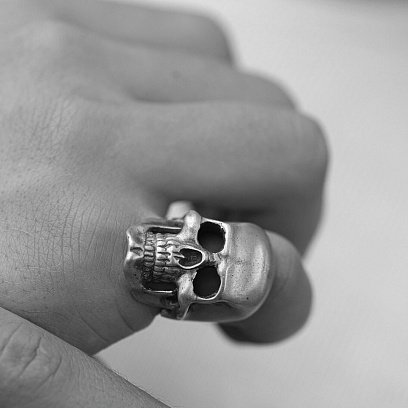 Срібна каблучка "Череп" 111345 №8