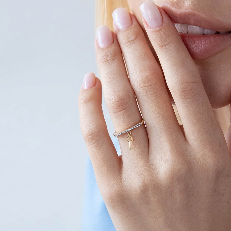 Золотое кольцо "Ключик" с фианитами к07004 от ювелирного магазина Оникс - 10