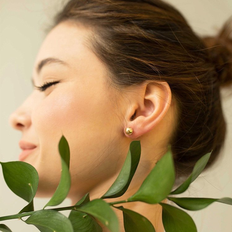 Серьги - пусеты "Шарики" в желтом золоте (0.7 см) с06892 от ювелирного магазина Оникс - 2