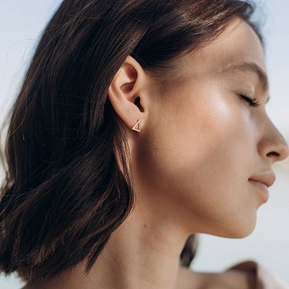 Золотые серьги-пусеты "Треугольники" с06312 №5